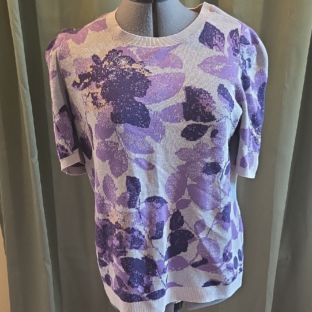 Chico's Purple and White Floral Short Sleeve Top